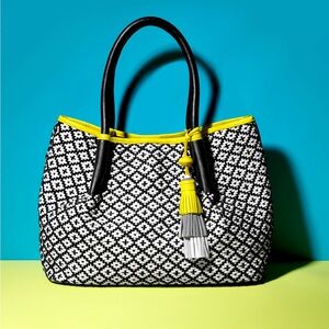 VINCE CAMUTO **AUTHENTIC** Harlo Travel Tote Bag